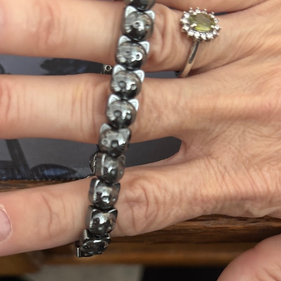 Black and Gray Beaded Bracelet - Picture 5 of 5